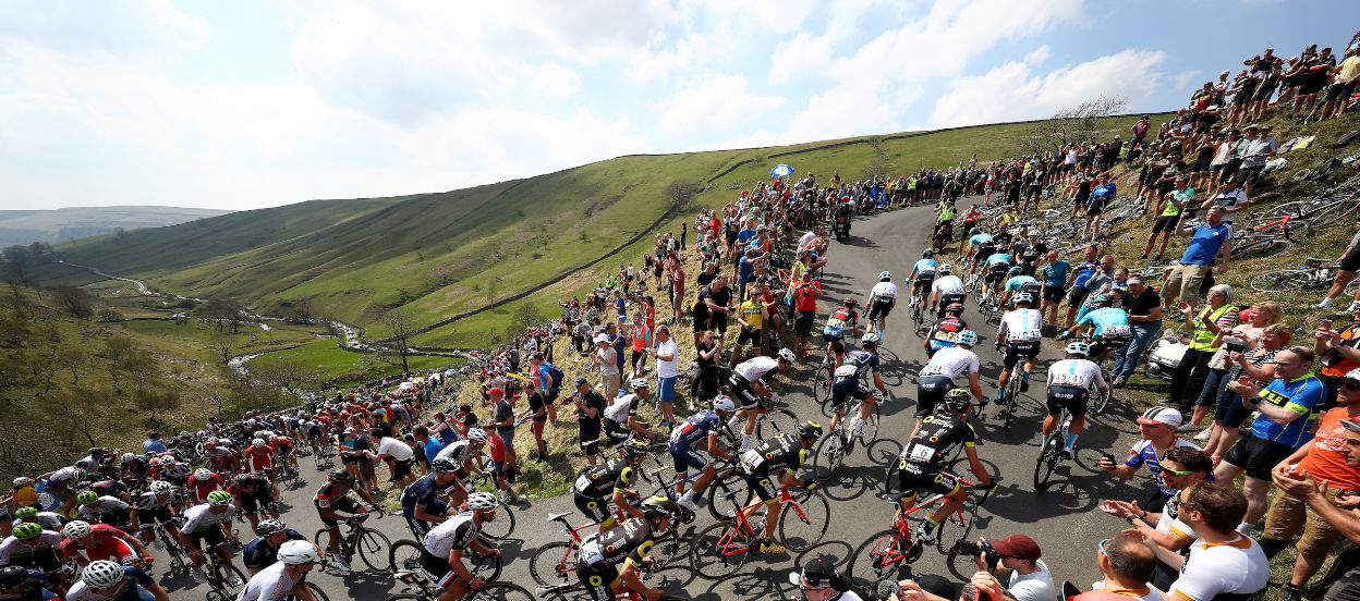 Cyclists in Yorkshire, credit SWPix.com