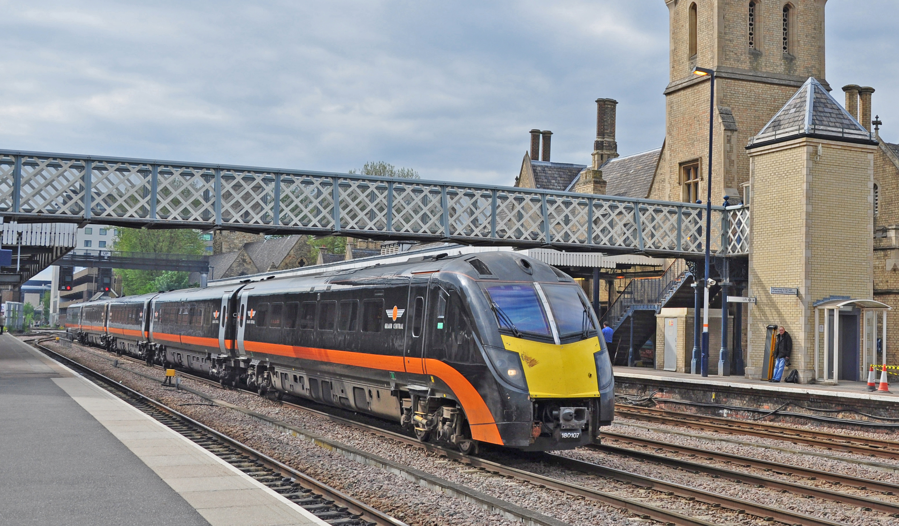 Grand Central train cropped at Lincoln